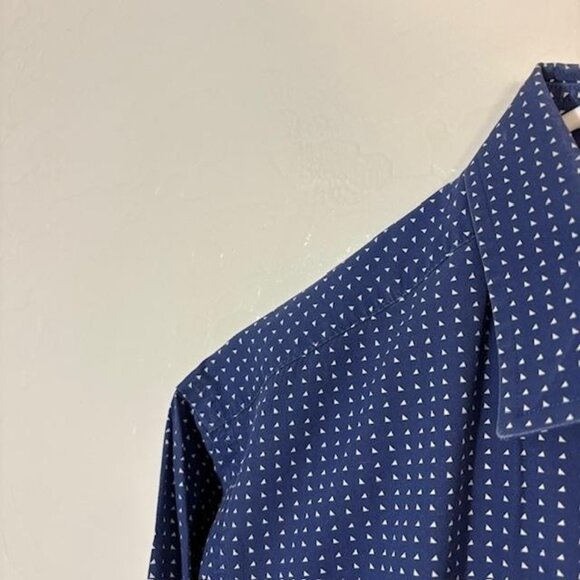 UNTUCKit Shirt Mens Medium Blue Triangle Print Button Down Long Sleeve Casual - Picture 2 of 6